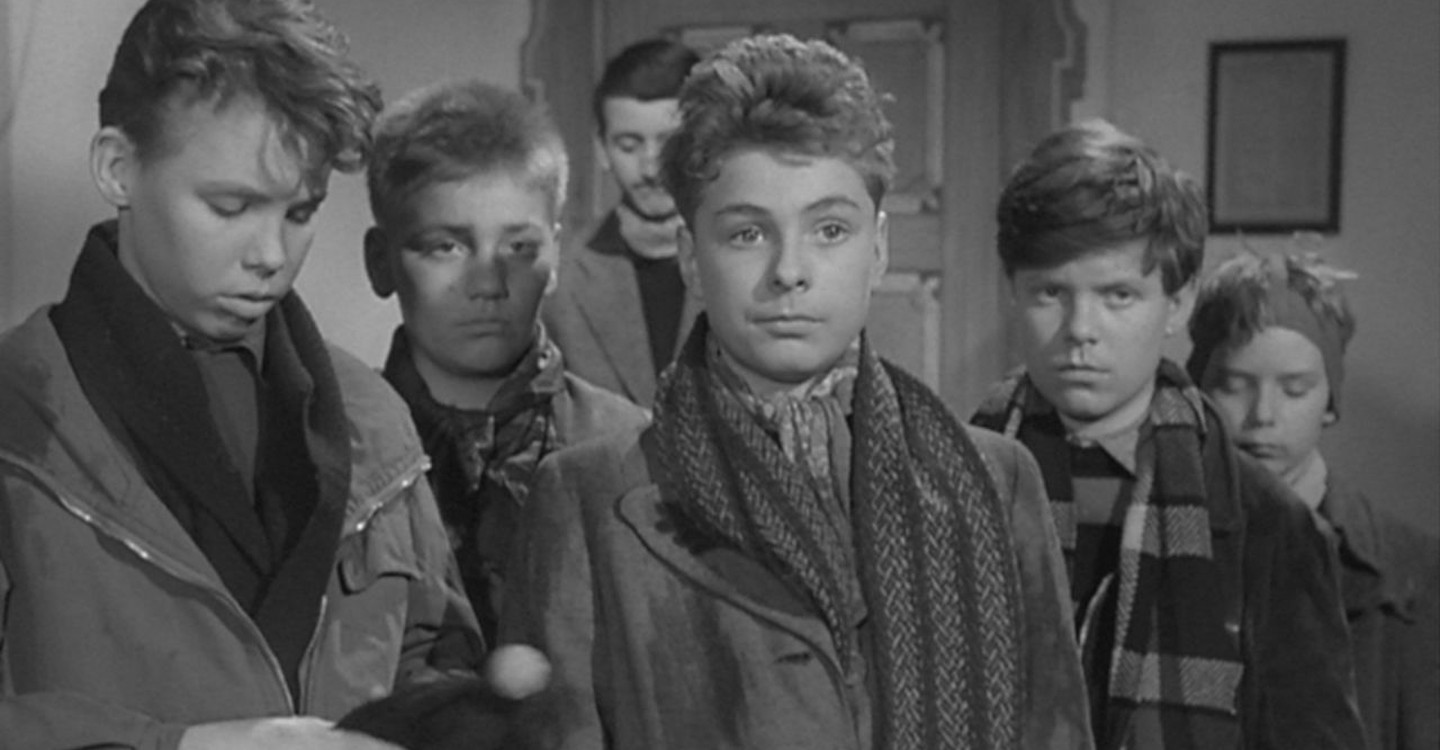 Flying Classroom (1954) Screenshot 5