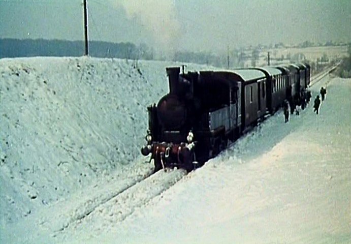 Train in the Snow (1976) Screenshot 4